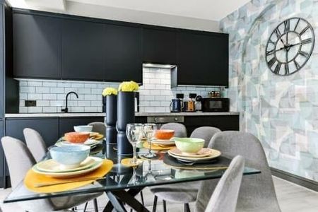 3 Bed Terraced House, Southfield Road, W4 - Photo 3