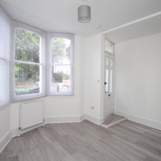 Maisonette to rent - Photo 1