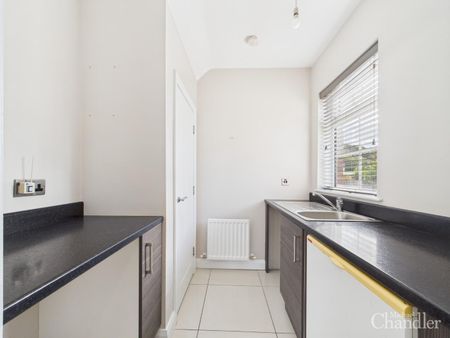 10 Moss Lane, Ballynahinch, BT24 8FE - Photo 3