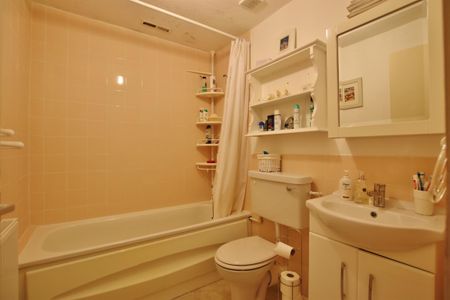 Badger Farm, Winchester, Unfurnished - Photo 2