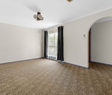 Well Maintained Spacious Home - Close to Amenities! - Photo 1
