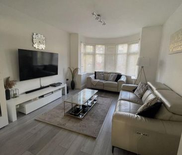 3 bedroom semi-detached house to rent - Photo 2