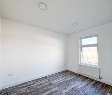 4 Bed Terraced House, Ripple Road, IG11 - Photo 3