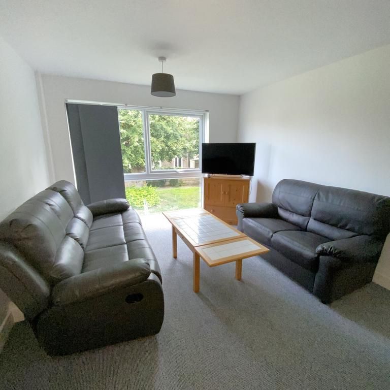 3 bedroom apartment to rent - Photo 1