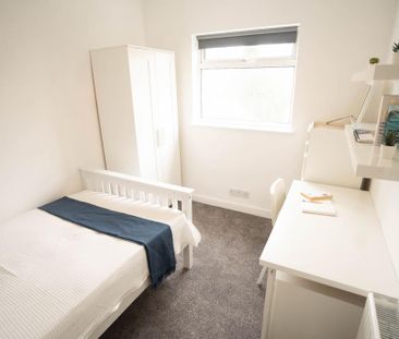 4 bedroom terraced house to rent - Photo 4