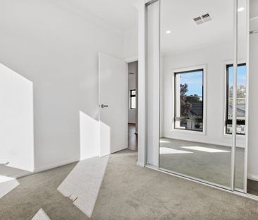 Spacious townhouse in Magill - Photo 4