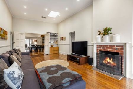 85 Lumeah Rd, Caulfield North VIC 3161 - House For Rent | Domain - Photo 3