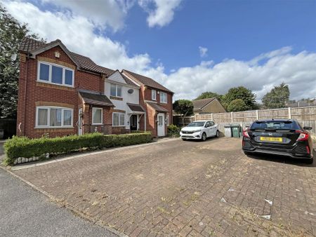 2 bedroom Terraced House to rent - Photo 5