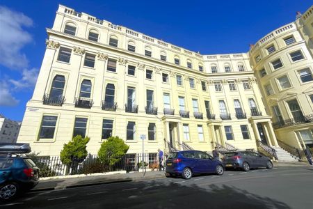 Brunswick Square - Photo 3