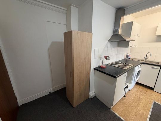 Studio to rent - Photo 1