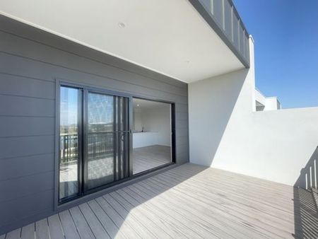 Park Fronted Poise! - Photo 3