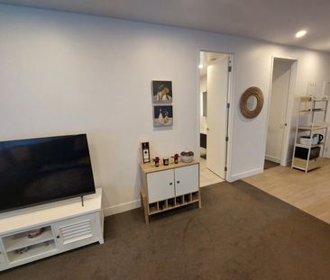 Two bedroom apartment in Newmarket - Photo 1