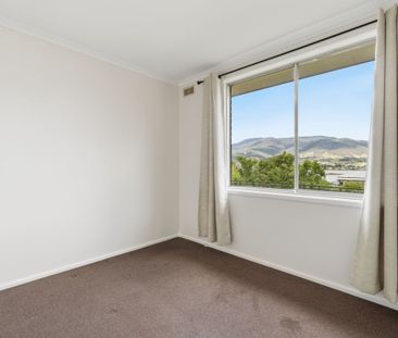 Immaculate 3 Bedroom Home - Photo 6