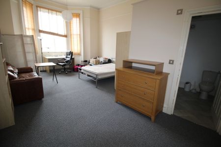 1 Bed Student Accommodation - Photo 4