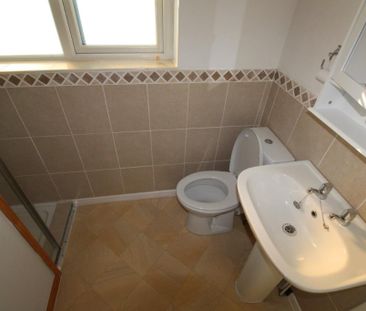 3 bedroom detached house to rent - Photo 6