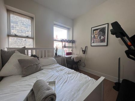 2 bedroom flat to rent - Photo 4