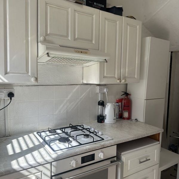 Room in a Shared House, Thornville Road, LS6 - Photo 1