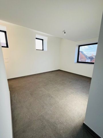 Uniek 3-slaapkamerappartement in het voormalige gemeentehuis van Vleteren - Photo 2