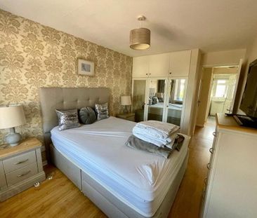 22 Cregagh Court, Belfast, BT6 9PS - Photo 2