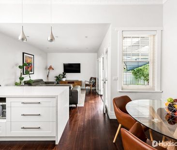 Gorgeous Californian Bungalow. - Photo 5