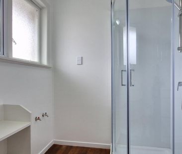 Renovated 2-Bedroom Waterview Unit – Move-In Ready! - Photo 3