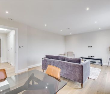 2 bedroom flat to rent - Photo 2