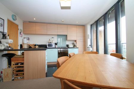 2 bedroom apartment to rent - Photo 2