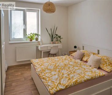 Pronájem 2+kk s garáží v ulici K Zahradnictví - Photo 4