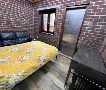 Studio Flat, Victoria Park, M14 - Photo 6