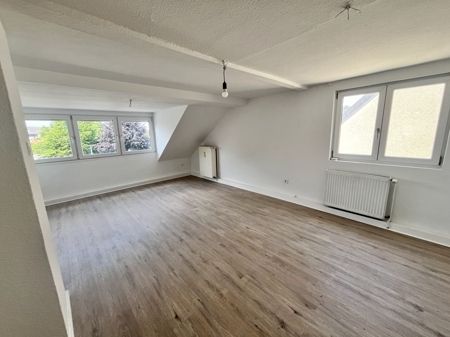 Helle, frisch renovierte DG-Wohnung in zentraler Innenstadtlage von Menden zu vermieten - Foto 3