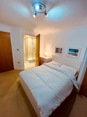 2 Bed Flat, Qube, B1 - Photo 4