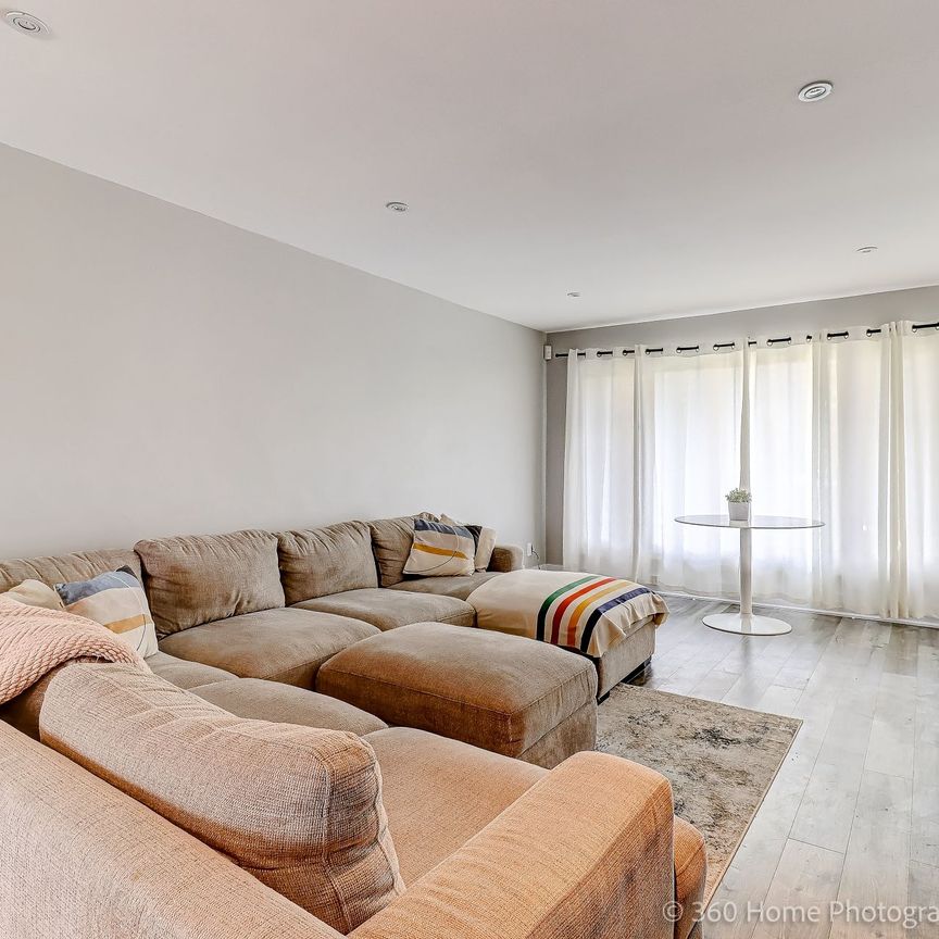 For Lease - 962 Willowdale Avenue Unit# Upper Level, Oshawa, Ontario - Photo 1