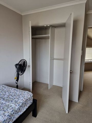 Spacious and comfortable home close to amenities - Photo 4