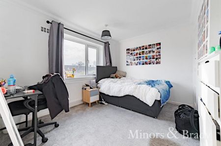 4 bedroom terraced house to rent - Photo 5