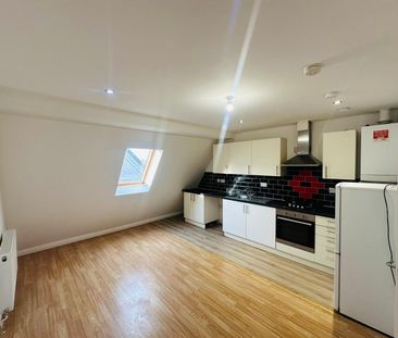 1 Bed Flat, Station Parade, IG11 - Photo 1