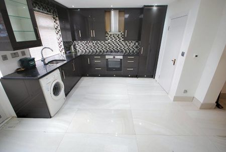 4 Bed Semi-Detached House, Grittleton Avenue, HA9 - Photo 5