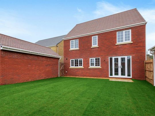 Detached house to rent on - Photo 1