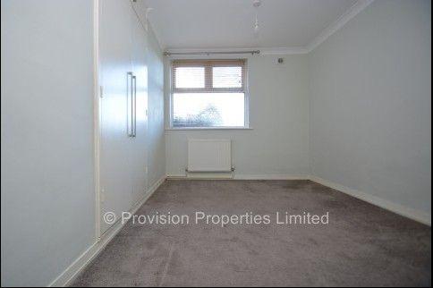 2 Bedroom Flat Foxhill Court Weetwood - Photo 1