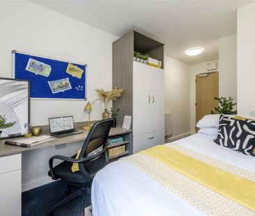1 bedroom in a flat share to rent - Photo 3