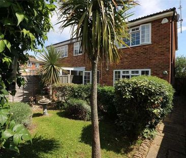 Aylesbeare, Shoeburyness, Southend-on-sea, Essex, SS3 - Photo 2