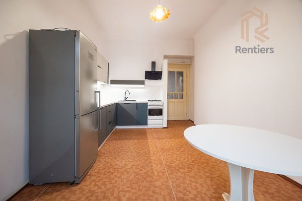 Pronájem bytu 2+1 61 m² - Photo 1