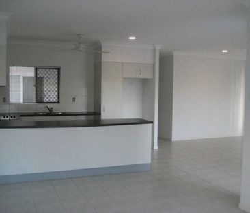 90 Estuary Parade, Douglas - Photo 2
