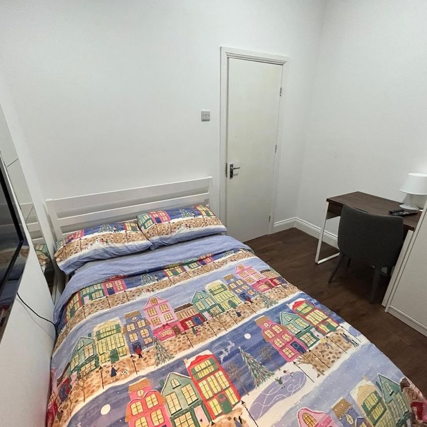 Room in a Shared Flat, Lawrence House, EC1V - Photo 1