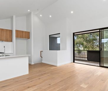Modern Living in Prime Yarraville Location - Photo 6
