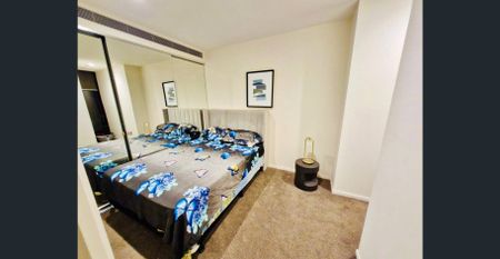 FURNSIHED SPACIOUS ONE BEDROOM ONE BATHROOM APARTMENT LOCATED IN AUSTRALIA 108 - SOUTHBANK!!! - Photo 2