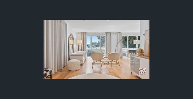 INVITING & SPACIOUS FAMILY HOME! - Photo 1