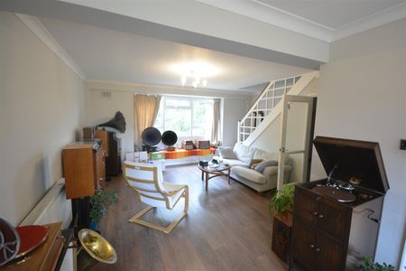 Treemount Court, Epsom, Surrey, KT17 4DU - Photo 2