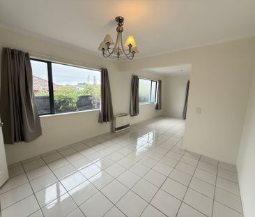 4 Bedroom Property with 2 Lounges&excl;&excl; - Photo 1