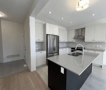 Minesing: Brand New 4 Bed + Den, 2.5 Bath Upper Unit, Sweet Cicely St. - Photo 2