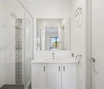 Modern & Low‑Maintenance Home in Brabham - Photo 4